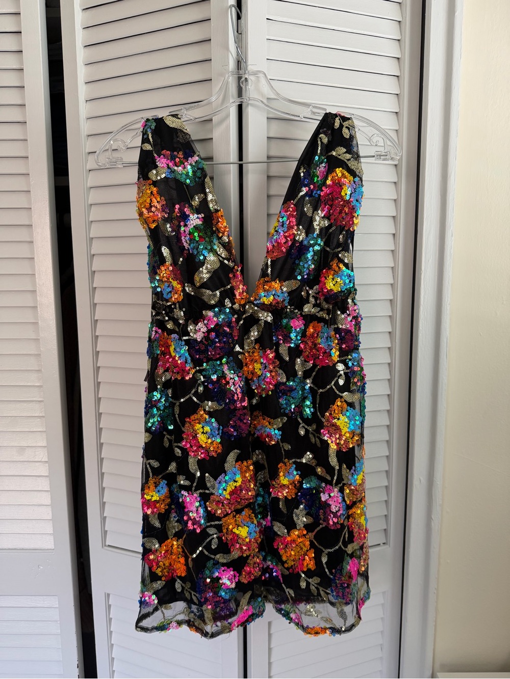 Back-less Floral Sequin V-Neck Dress